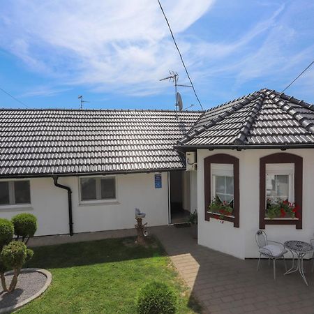 Apartman Veronika Ðakovo Kültér fotó